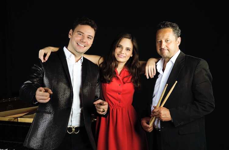 LADYVA im Trio mit Pascal Silva Gesang und Charlie Weibel am Schlagzeug
